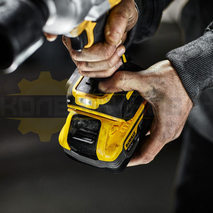 Акумулаторен ударен гайковерт DeWALT DCF961H2T-QW Set, 18V, 2x5 Ah, 2372 Nm, 1200 об/мин., 1890 уд/мин - 