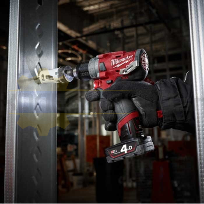 Акумулаторна бормашина / винтоверт - ударна MILWAUKEE M12FPD-602X, 12V, 2x6 Ah, 44 Nm, 1700 об/мин., 25500 уд/мин - 