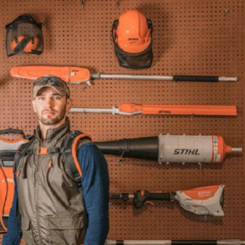 Комби системата STIHL KMA 130 R предлага много функции в едно